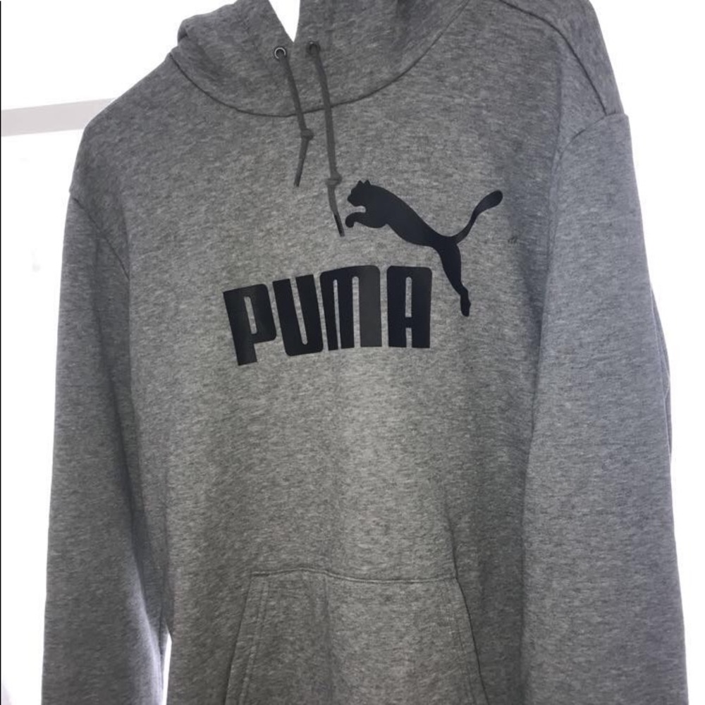 men’s light grey puma sweatshirt (barely worn)